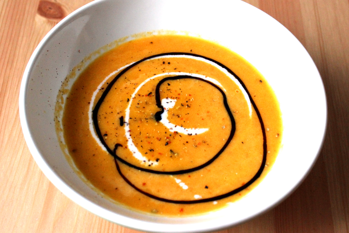 Möhren-Fenchel-Suppe mit Balsamico