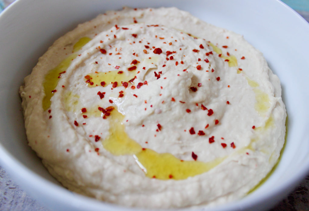 Fertiger Hummus aus weißen Bohnen