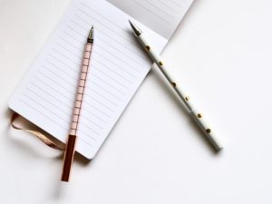 Stifte und Notizblock